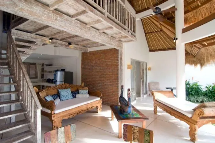 Laksmi Villas Padang Padang Lodge *