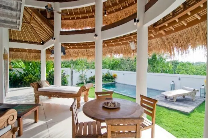 Laksmi Villas Padang Padang Lodge